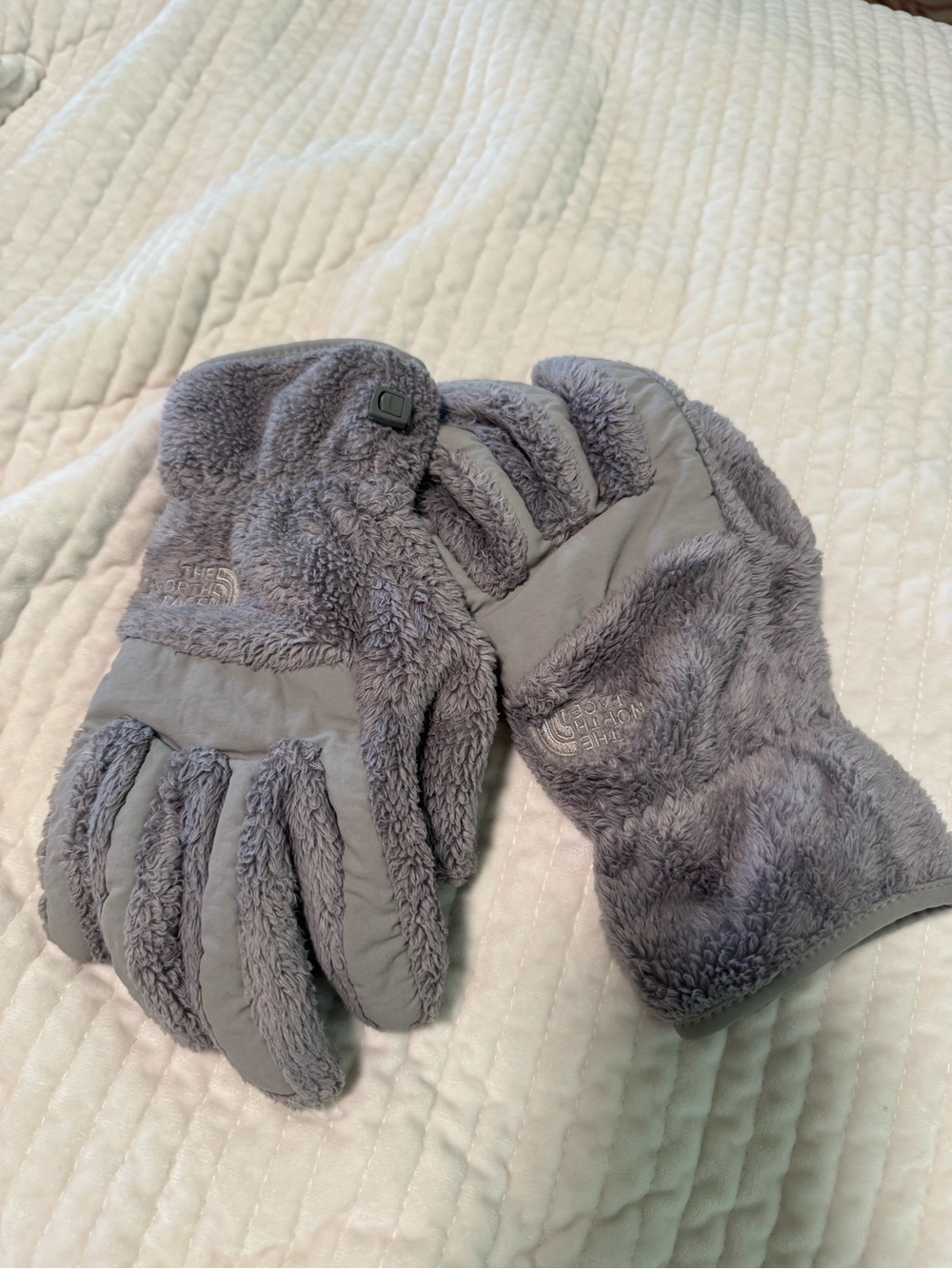 The North Face Light Gray Plush Fleece Gloves